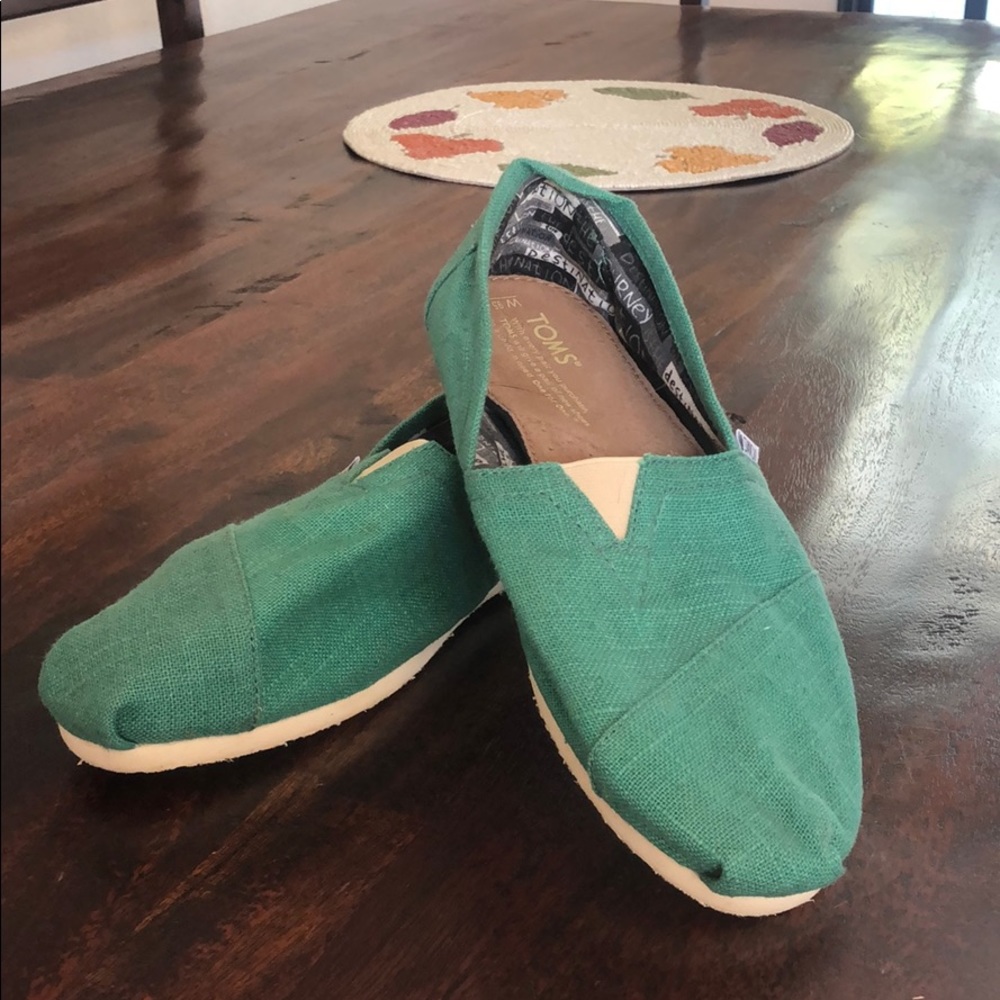 Toms Shoes
